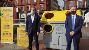 Presentación del nuevo contenedor amarillo en Valladolid